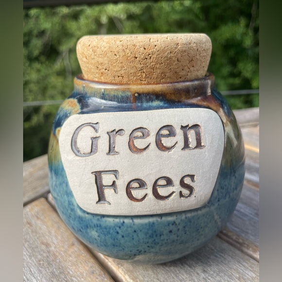 "GREEN FEES" Tumbleweed Pottery Handcrafted in North Carolina Cork Top Golf Bank - Picture 1 of 8